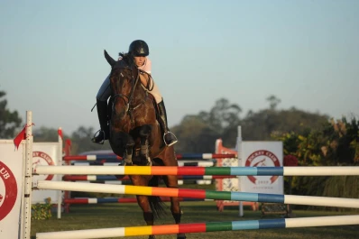 Juárez Chico festejó por partida doble en el Jockey