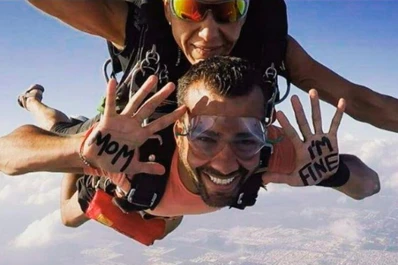 Estoy bien, le escribe este mochilero a su mamá mientras recorre el mundo