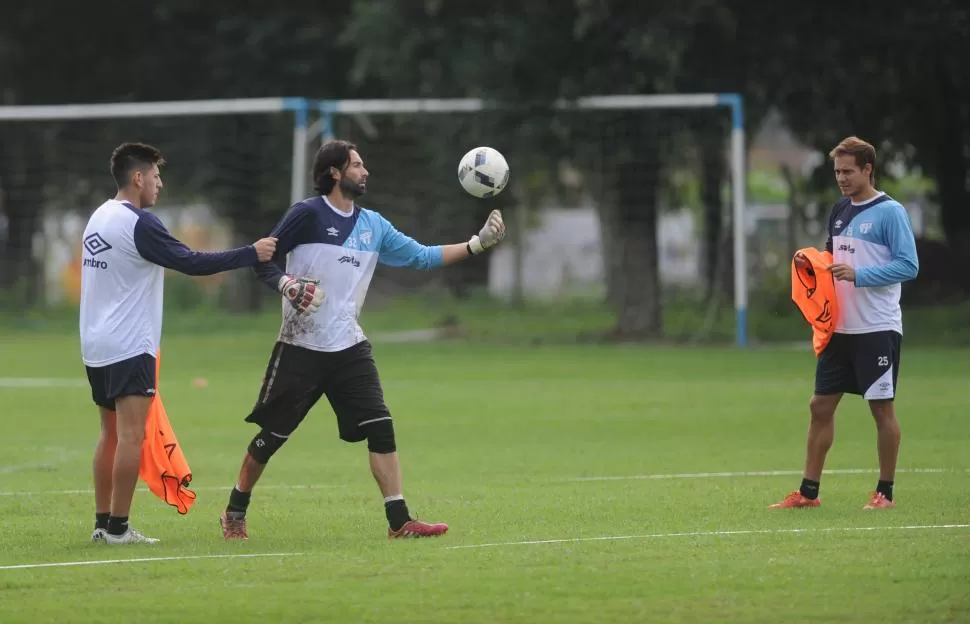 VA A SEGUIR. A Lucchetti también lo tentaron desde dos clubes de Primera, sin embargo, “Laucha” atajará para Atlético. la gaceta / foto de franco vera (archivo)