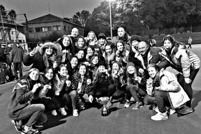 Las chicas de la “U” siguen celebrando el título y el ascenso a la Liga Nacional