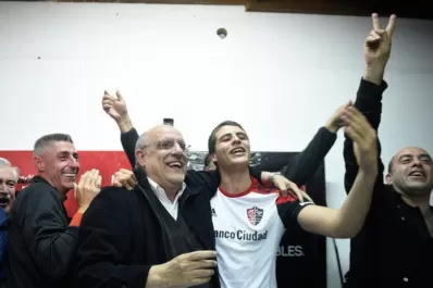 Bermúdez ganó las elecciones en Newell's y sueña con traer a Messi