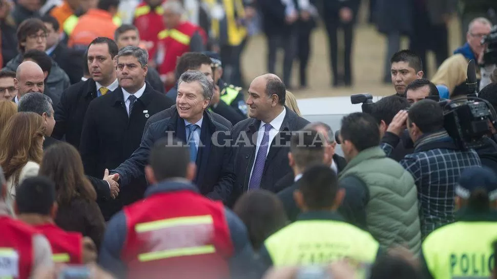 MÁS CERCA. Manzur invitó ayer a Macri al cierre del Congreso Eucarístico en otra muestra de que pretende consolidar los lazos con la Nación. LA GACETA / JORGE OLMOS SGROSSO