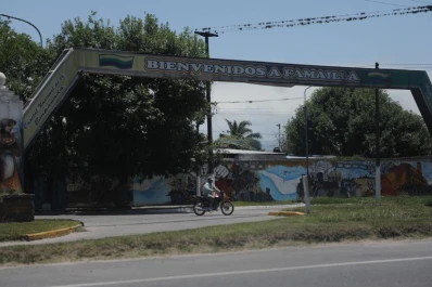 Una camioneta chocó con un camión en Famaillá