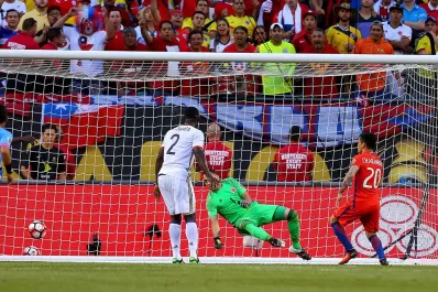 Chile le ganó a Colombia 2-0 y será el rival de Argentina