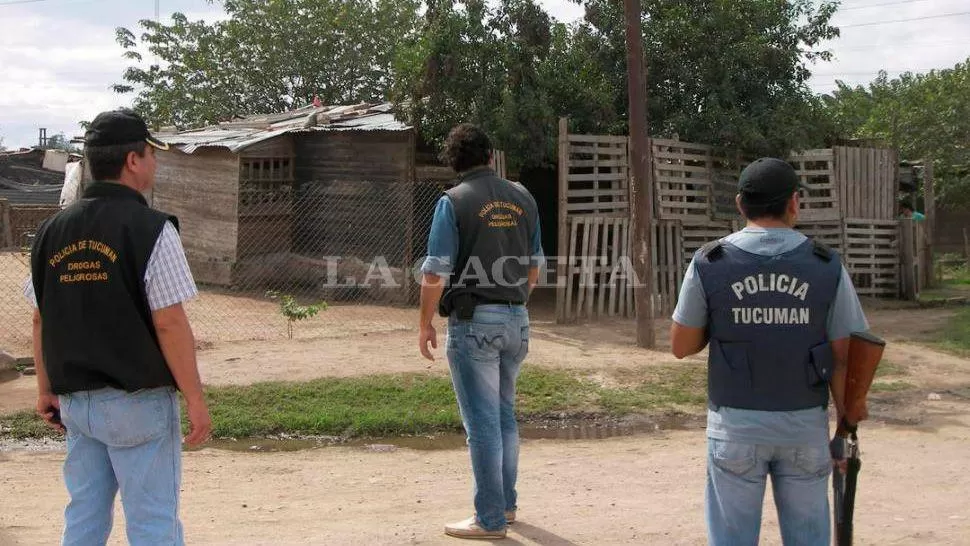 NARCOTRÁFICO. Según la UCA, uno de los factores determinantes en la venta de drogas es la alta vulnerabilidad de los asentamientos informales y los barrios de sectores populares. ARCHIVO LA GACETA