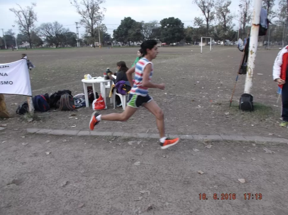 A TODA VELOCIDAD. Guillermo Córdoba empleó 10’12” para los 3.000 metros. gentileza guillermo rubino