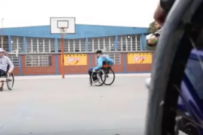Video: al rugby también se juega en sillas de ruedas