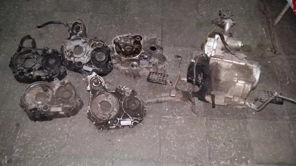 MOTORES HALLADOS. Las motopartes se vendían como repuesto o se utilizaban para armar motos nuevas. 