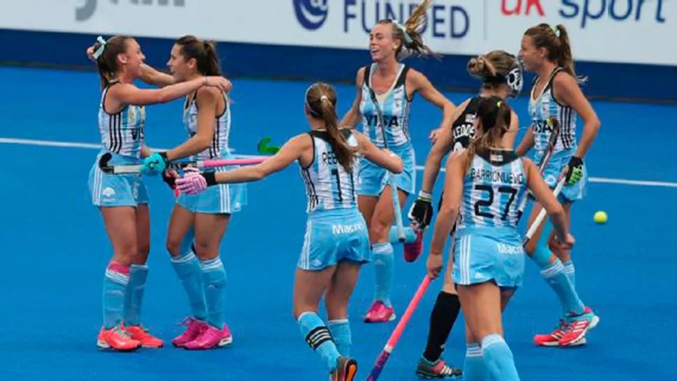 Las Leonas ganaron y quedaron a un paso de la final