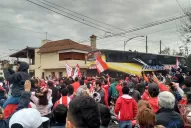 Video: los hinchas de San Martín despidieron al equipo en caravana