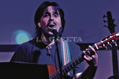 Matías Manzur interpretará sus propias canciones