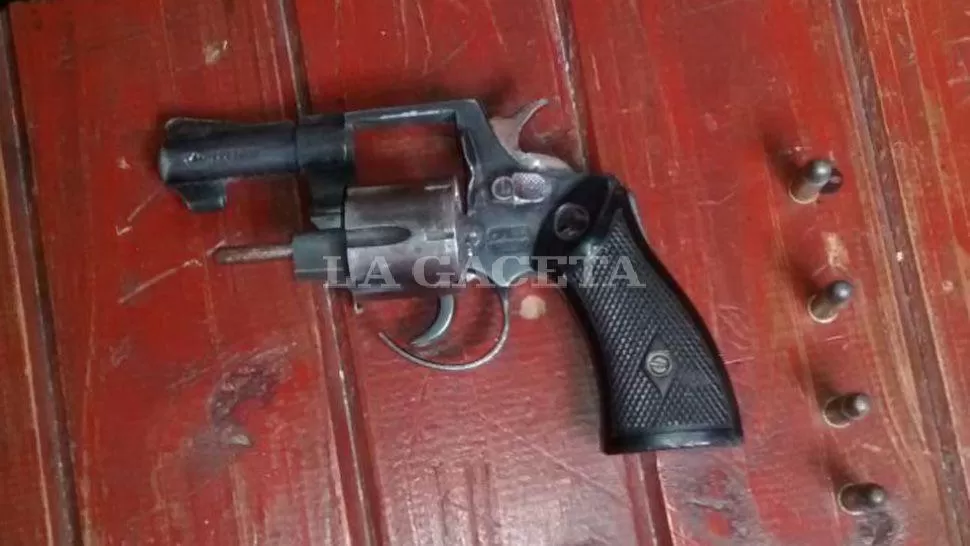 INSEGURIDAD. El arma que se le encontró a uno de los menores.
