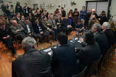 Gobierno y sojeros pactan cómo usarán la tecnología