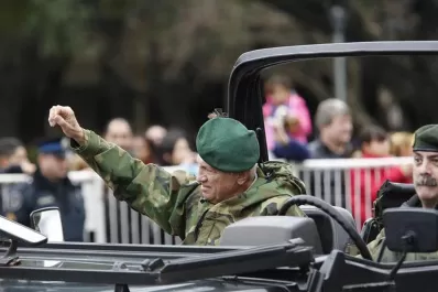 Macri esquivó la polémica por la presencia de Aldo Rico en el desfile