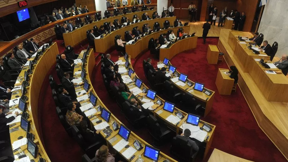 EN EL RECINTO. La Legislatura volvió a sesionar. ARCHIVO