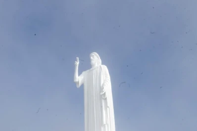 El Cristo luce pintura fresca y un nuevo sistema de luces