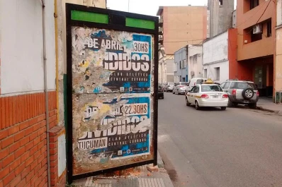 Una cerca de obra no deja pasar a los peatones