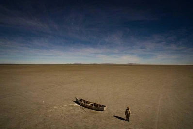 El cambio climático secó un lago de Bolivia y desterró a su gente