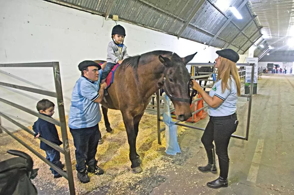 Las mascotas cautivan a las familias en La Rural