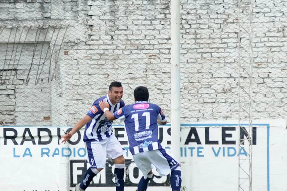 SIGUE DE FESTEJOS. Brown volvió a derrotar a Central Norte.
FOTO DE ARCHIVO