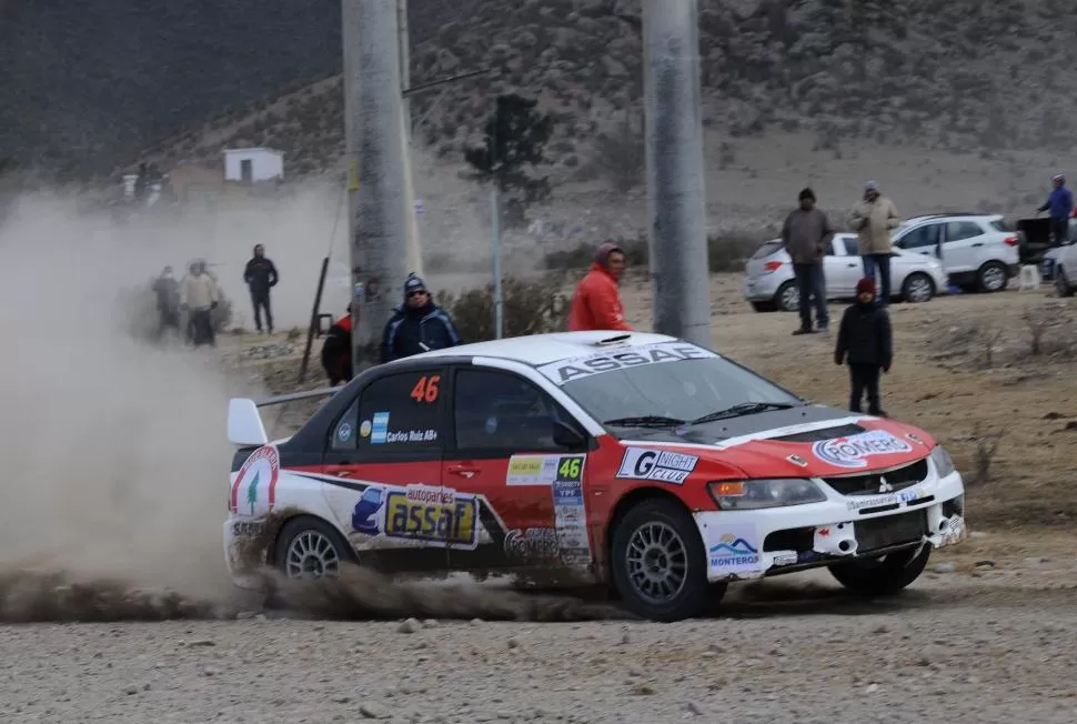 BUEN DESEMPEÑO. El monterizo Assaf lidera la RC2N con su Mitsubishi. La Gaceta / foto de Osvaldo Ripoll