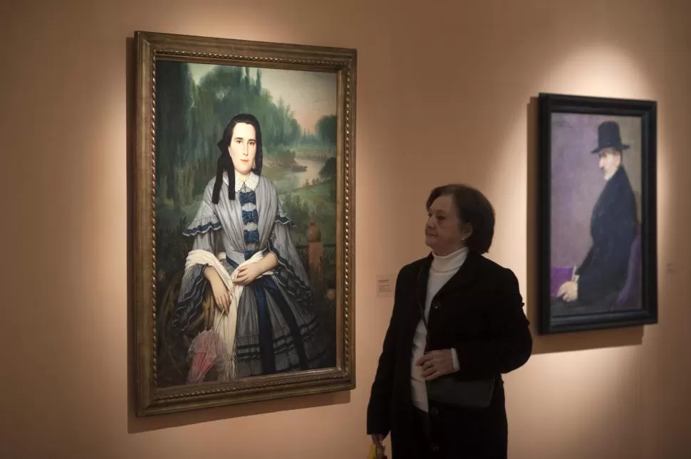 “RETRATO DE LA SEÑORA ELVIRA LLAVALLEJA DE CALZADILLA”. La pintura de Prilidiano Pueyrredón realizada en 1859, es la obra más antigua que se exhibe en el edificio de 9 de Julio 44. la gaceta / foto de diego aráoz