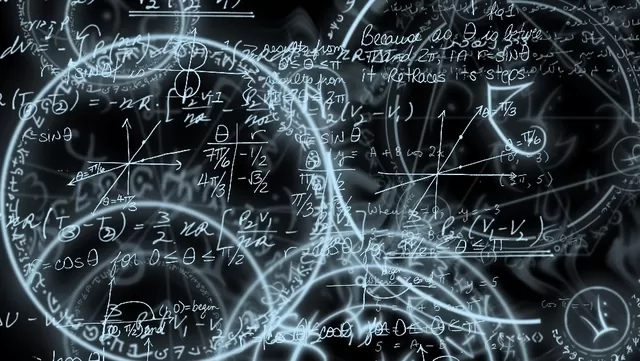 CÁLCULOS. En una pizarra quedó plasmado el teorema de Godel.  