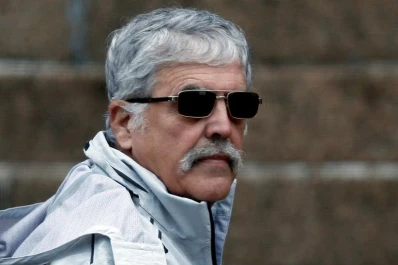 Denuncian a De Vido por entregar televisores y computadoras como dádivas