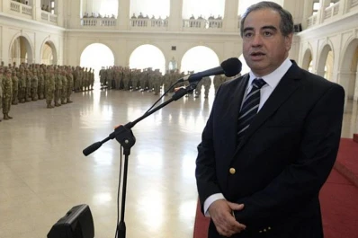 El Ministro de Defensa justificó la prisión domiciliaria para algunos represores