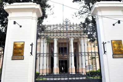 ¿El fin de las designaciones a dedo? Los no docentes de la UNT serán nombrados por concurso