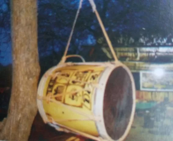 -LISTO. Pirograbado.-