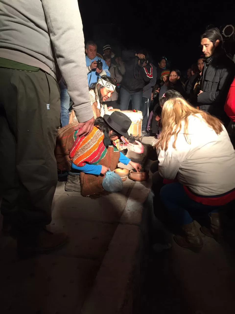 PEDIDO Y OFRENDA. Catalina Cruz pidió trabajo para todos, incluidos los que cobran subsidios. LA GACETA / FOTOS DE JULIO MARENGO.-