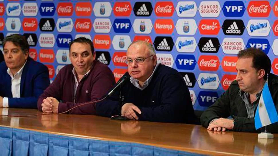 DIRIGENTES B NACIONAL (ARCHIVO)