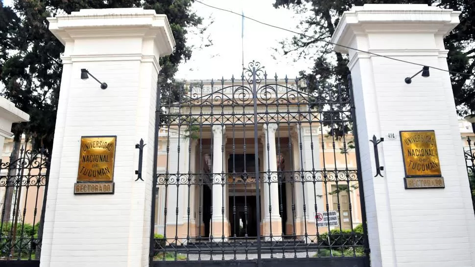 ¿El fin de las designaciones a dedo? Los no docentes de la UNT serán nombrados por concurso