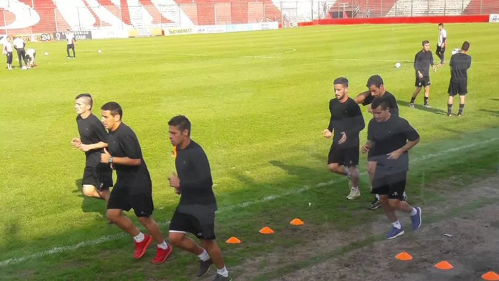 FOTO DE @CASMOFICIAL