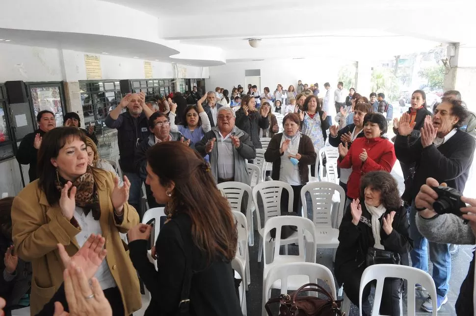 EL GRITO DEL GREMIO. La asamblea de Sitas se realizó en el Hospital de Niños de Barrio Sur. Desde el sector buscarán tener una reunión con Manzur. la gaceta / foto de hector peralta