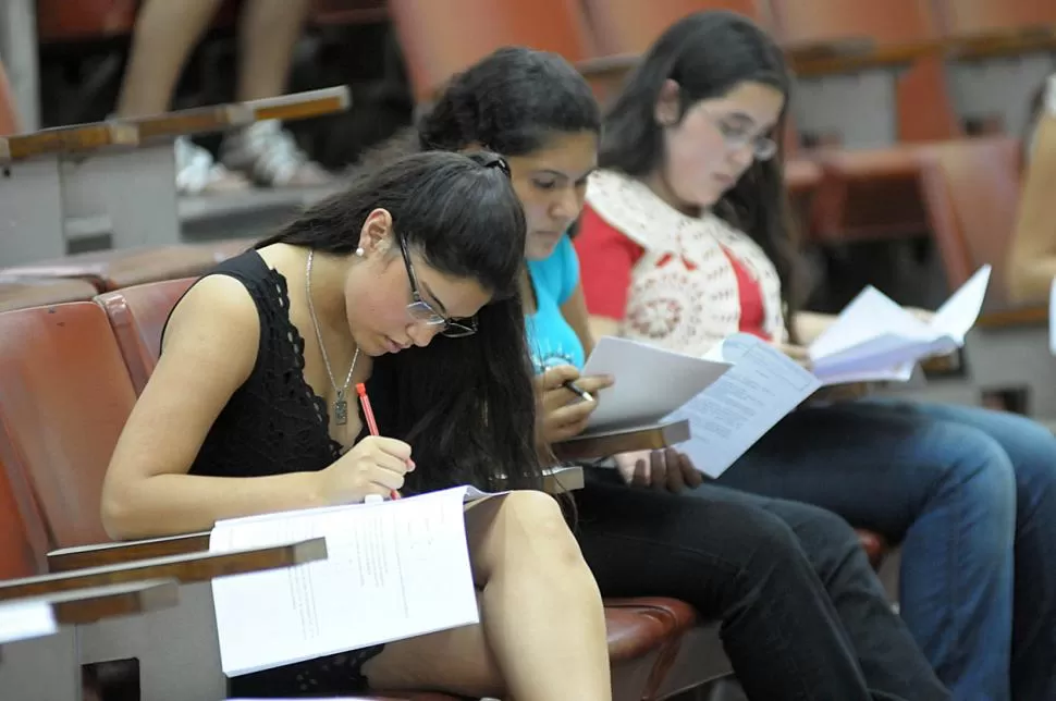 UNT. En 2017 ya no habrá examen de ingreso para estudiar Medicina.  la gaceta / foto de héctor peralta (archivo)