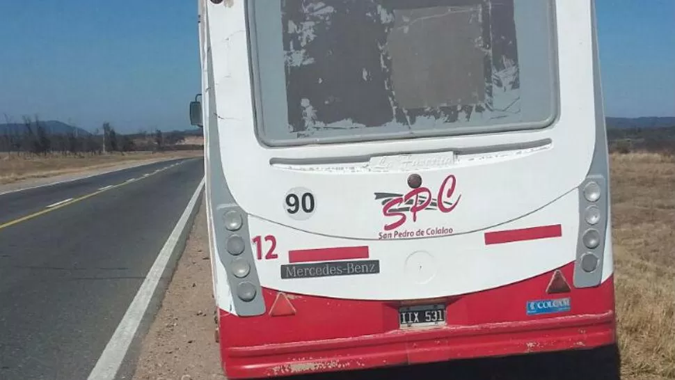 Pudo ser una tragedia: un colectivo perdió una rueda en plena ruta 9