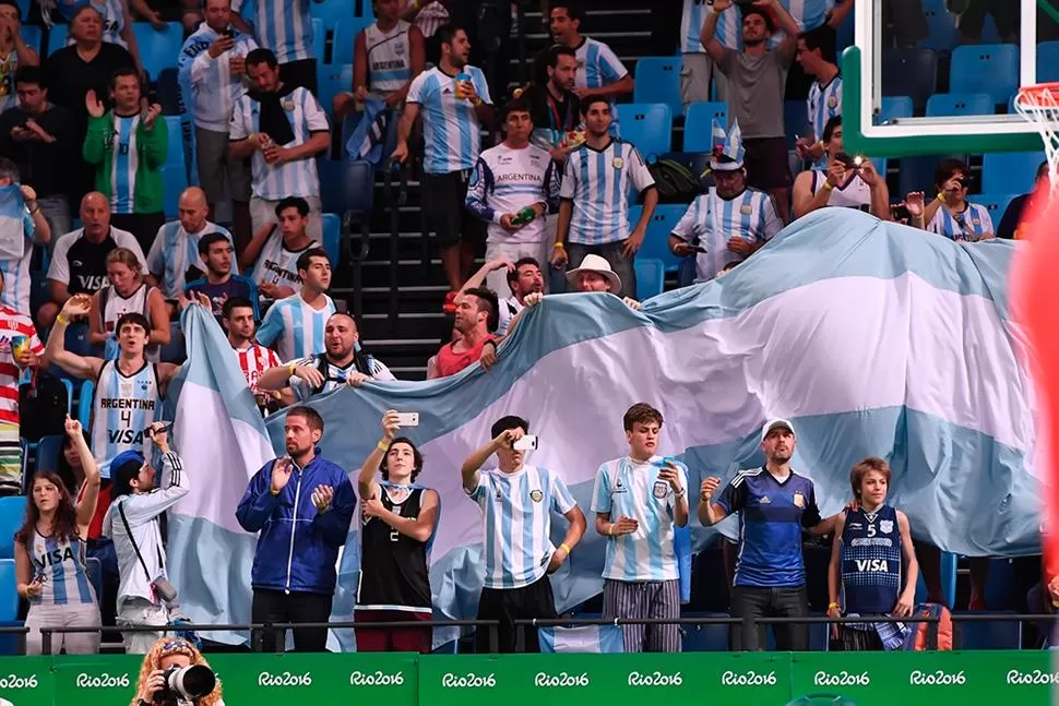 INFALTABLE. La Selección nacional de básquet es seguida por una multitud de hinchas en cada presentación.
FOTO TOMADA DE FIBA.COM