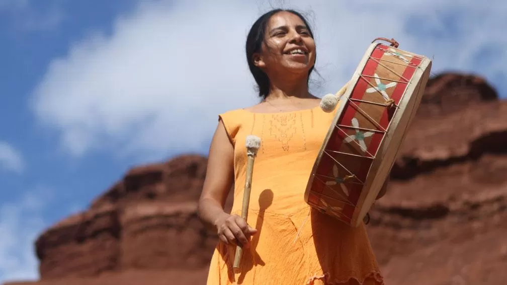 CAJA EN MANO. Mariana Carrizo ofrecerá su primer concierto como solista. Prensa Mariana Carrizo. 