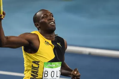 Bolt lo hizo de nuevo: ganó la tercera medalla de oro en la posta de 400