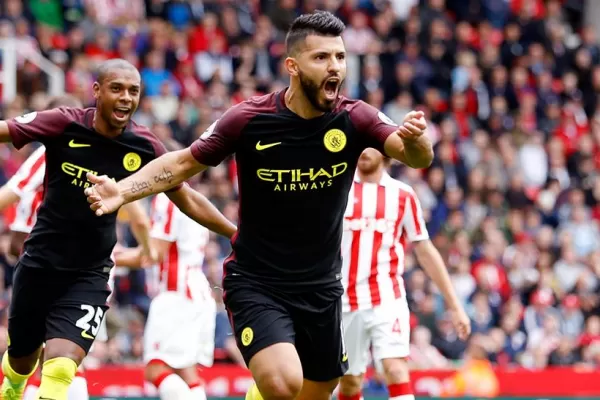 El Manchester City de Guardiola goleó con dos tantos del Kun Agüero