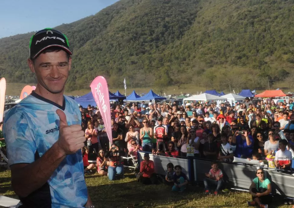 VISITA. Soto estuvo en el Trasmontaña y recibió el cariño de los tucumanos. la gaceta / foto de Antonio Ferroni 