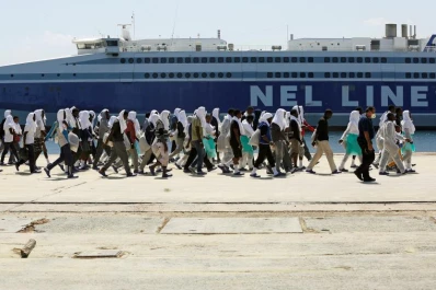 Llegan más refugiados a Italia