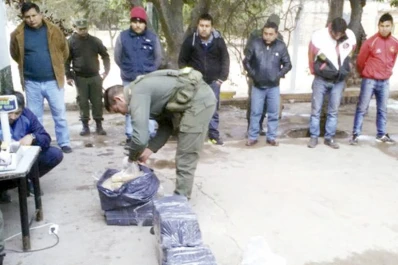 Secuestraron 100 kilos de cocaína que venían a Tucumán