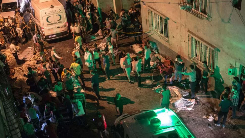 MASACRE. Ambulancias llegando al lugar donde se ha producido el atentado. 
