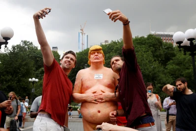 Trump desnudo genera bromas
