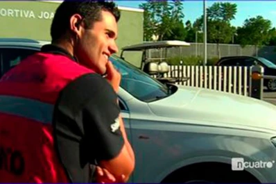 Video: la nueva figura de Barcelona le chocó el auto a Luis Suárez