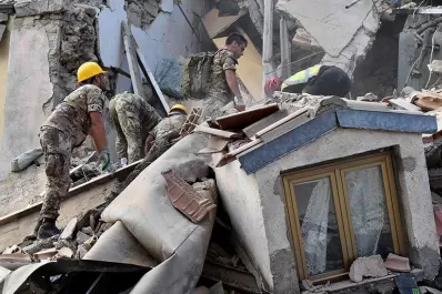 Italia: una nena fue rescatada con vida tras permanecer 16 horas bajo los escombros