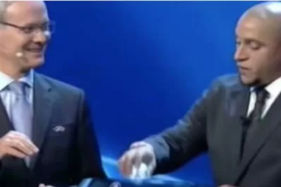 Polémica: Roberto Carlos cambió las bolillas en el sorteo de la Champions